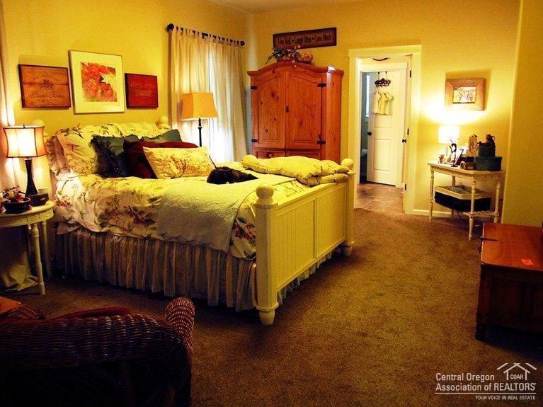 Views At Oak Tree - Residential