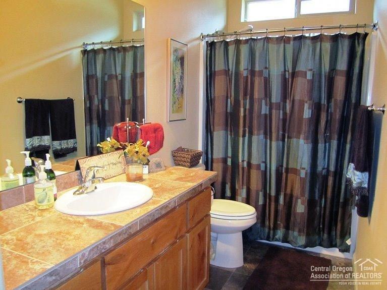 Views At Oak Tree - Residential