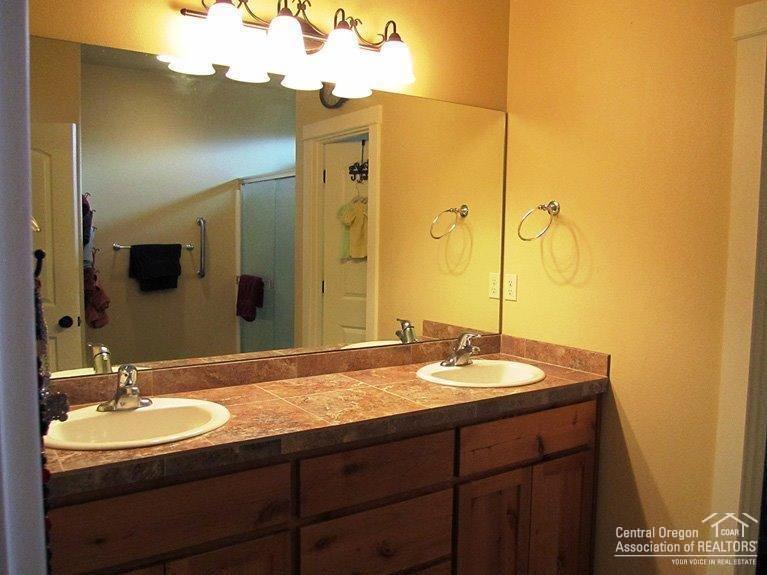 Views At Oak Tree - Residential