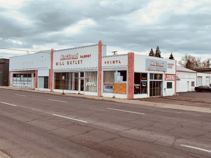 First Time on Market, both Edge'' and New Trend'' buildings with large open patio. Both buildings delivered vacant. Excellent re-development opportunity in Downtown Medford. Very visible location with parking at the corner of 8th & Riverside. Edge'' building is now operated as a fully functioning bar/nightclub. Fire sprinklers and lots of bathrooms. Includes most of the large patio at the north side of Edge'' building. Do Not Disturb Tenant, Call for Tour.