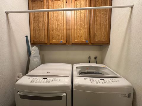 Tiny photo for 7026 Sierra Place, Klamath Falls, OR 97603 (MLS # 220211040)