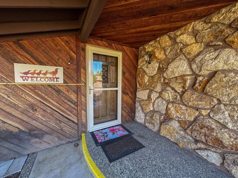 Tiny photo for 7026 Sierra Place, Klamath Falls, OR 97603 (MLS # 220211040)