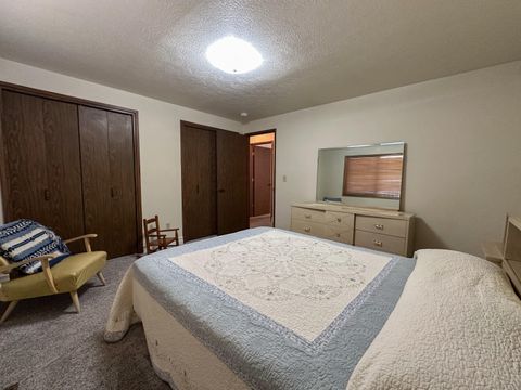 Tiny photo for 7026 Sierra Place, Klamath Falls, OR 97603 (MLS # 220211040)