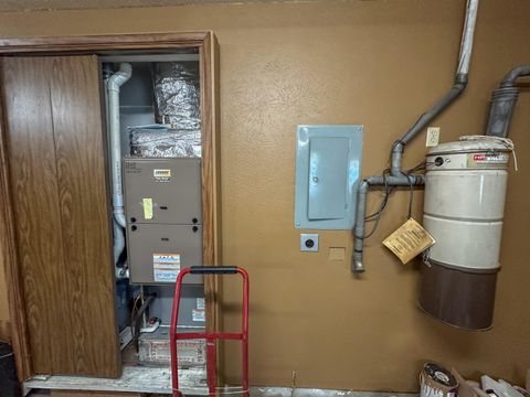 Tiny photo for 7026 Sierra Place, Klamath Falls, OR 97603 (MLS # 220211040)