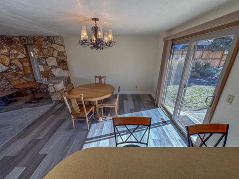 Tiny photo for 7026 Sierra Place, Klamath Falls, OR 97603 (MLS # 220211040)