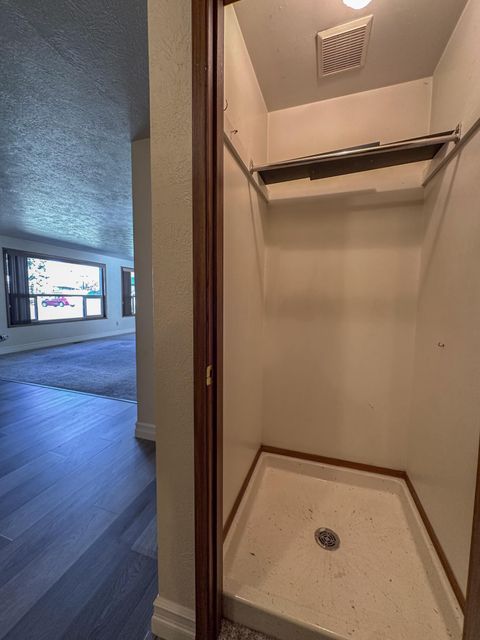 Tiny photo for 7026 Sierra Place, Klamath Falls, OR 97603 (MLS # 220211040)