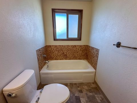 Tiny photo for 7026 Sierra Place, Klamath Falls, OR 97603 (MLS # 220211040)