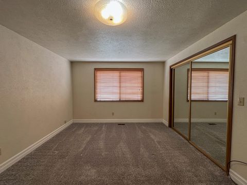 Tiny photo for 7026 Sierra Place, Klamath Falls, OR 97603 (MLS # 220211040)