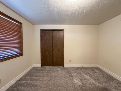 Tiny photo for 7026 Sierra Place, Klamath Falls, OR 97603 (MLS # 220211040)