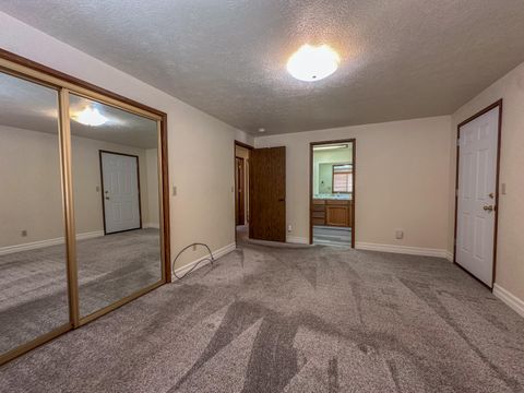 Tiny photo for 7026 Sierra Place, Klamath Falls, OR 97603 (MLS # 220211040)