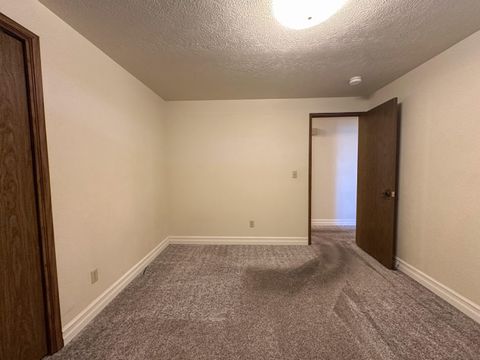 Tiny photo for 7026 Sierra Place, Klamath Falls, OR 97603 (MLS # 220211040)