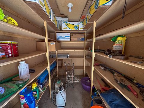 Tiny photo for 7026 Sierra Place, Klamath Falls, OR 97603 (MLS # 220211040)