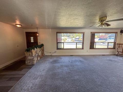 Tiny photo for 7026 Sierra Place, Klamath Falls, OR 97603 (MLS # 220211040)