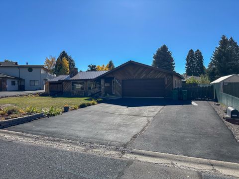 Tiny photo for 7026 Sierra Place, Klamath Falls, OR 97603 (MLS # 220211040)