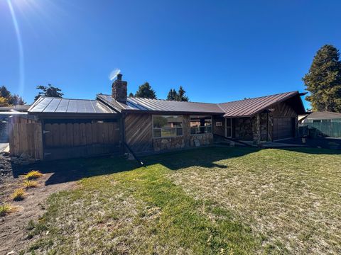 Tiny photo for 7026 Sierra Place, Klamath Falls, OR 97603 (MLS # 220211040)