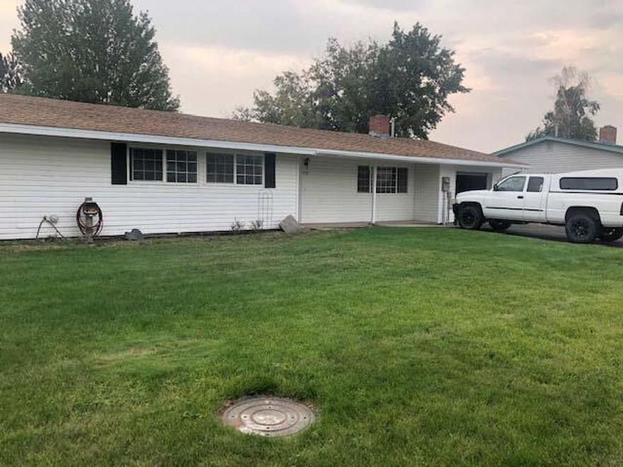 This Falcon Heights home is ready for a new owner and some upgrades!  It has been freshly painted and the bathroom has some tasteful tile upgrades. Enjoy the cozy wood fireplace in the living room this winter. Gas forced air furnace and A/C. The backyard has some mature trees and a patio to enjoy the evening breeze.  HOA covers roofing updates, snow removal, trash, sewer, & water. These homes do not last long. Schedule your showing today.