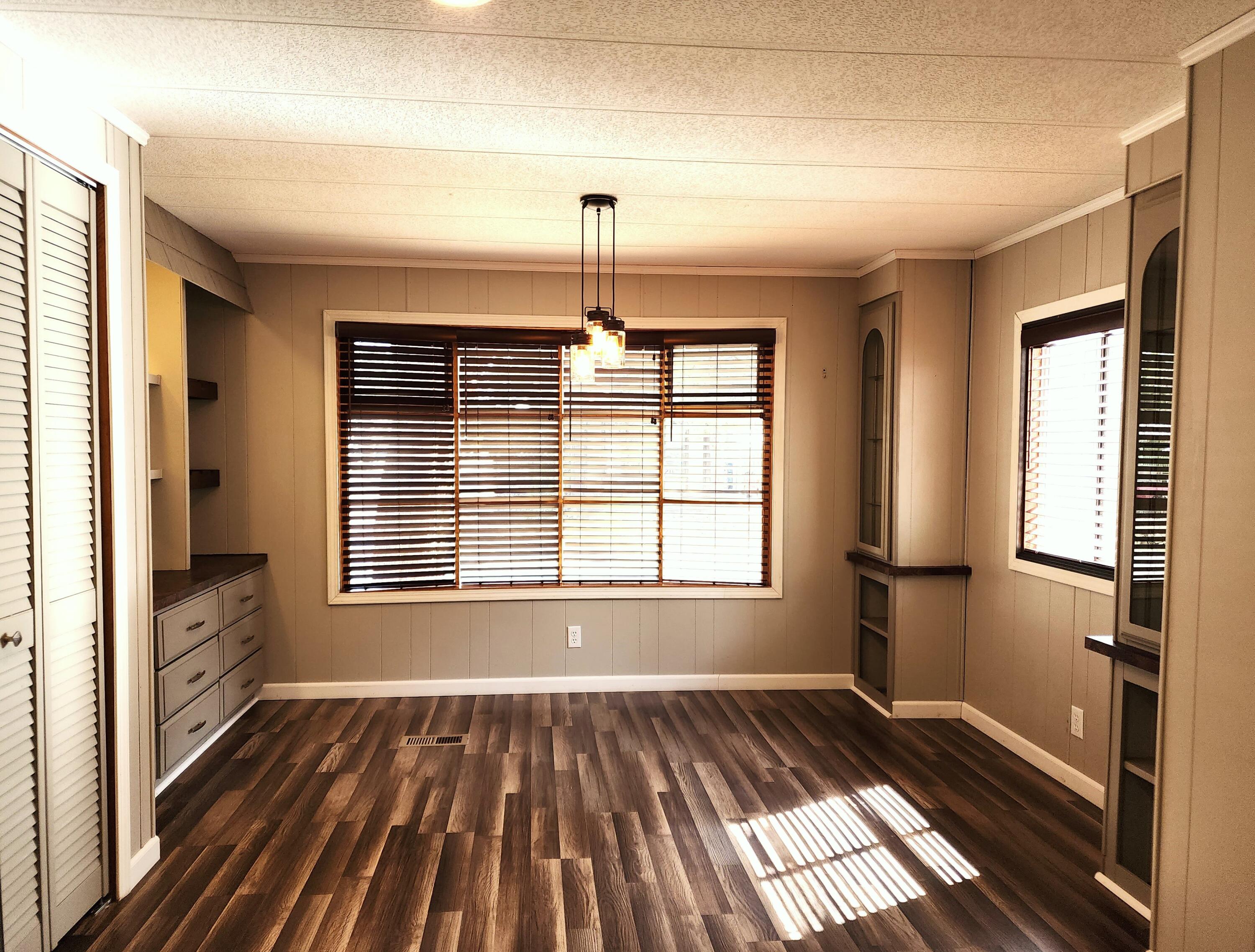 Rock Arbor Villa - Residential