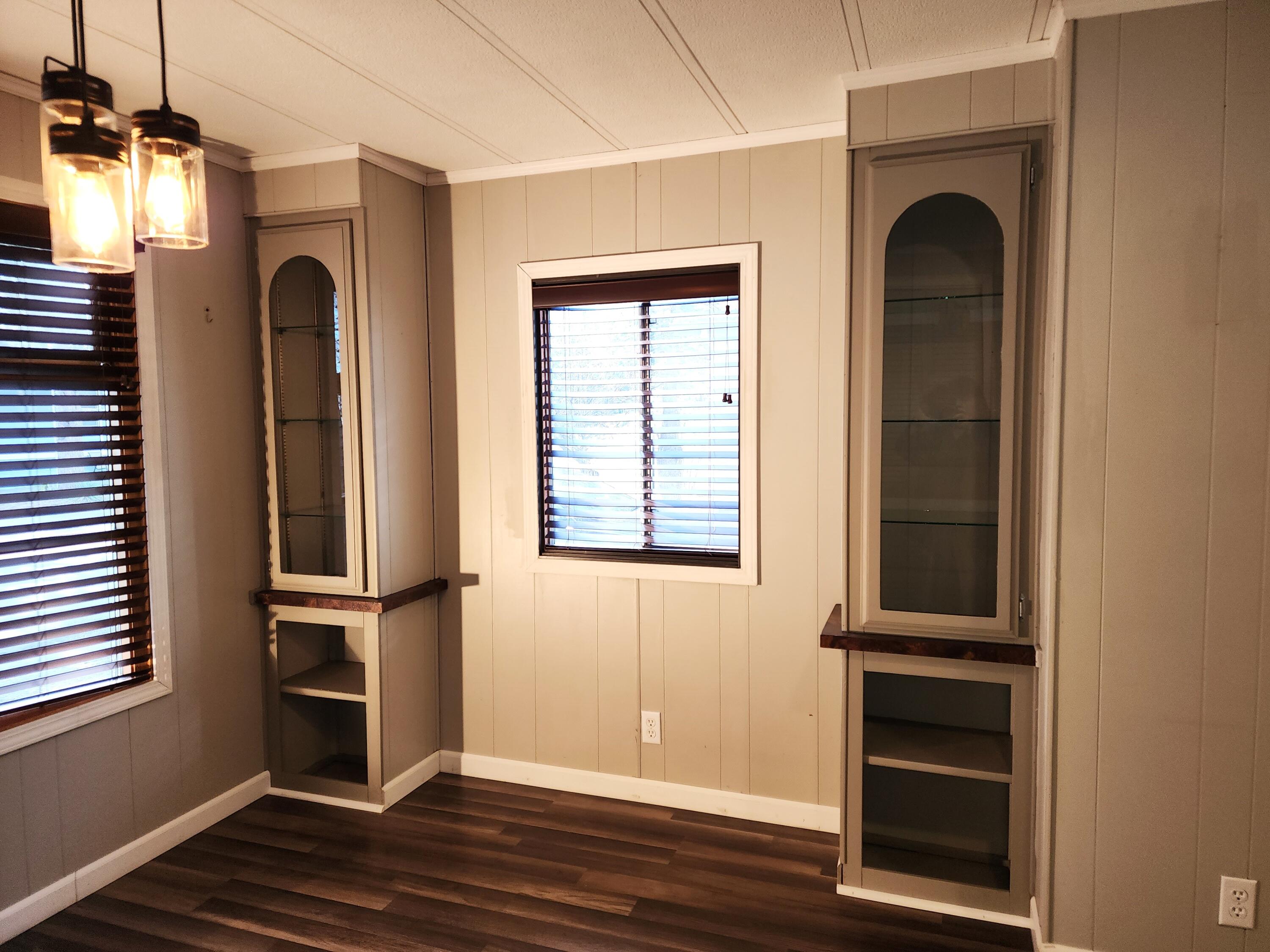 Rock Arbor Villa - Residential