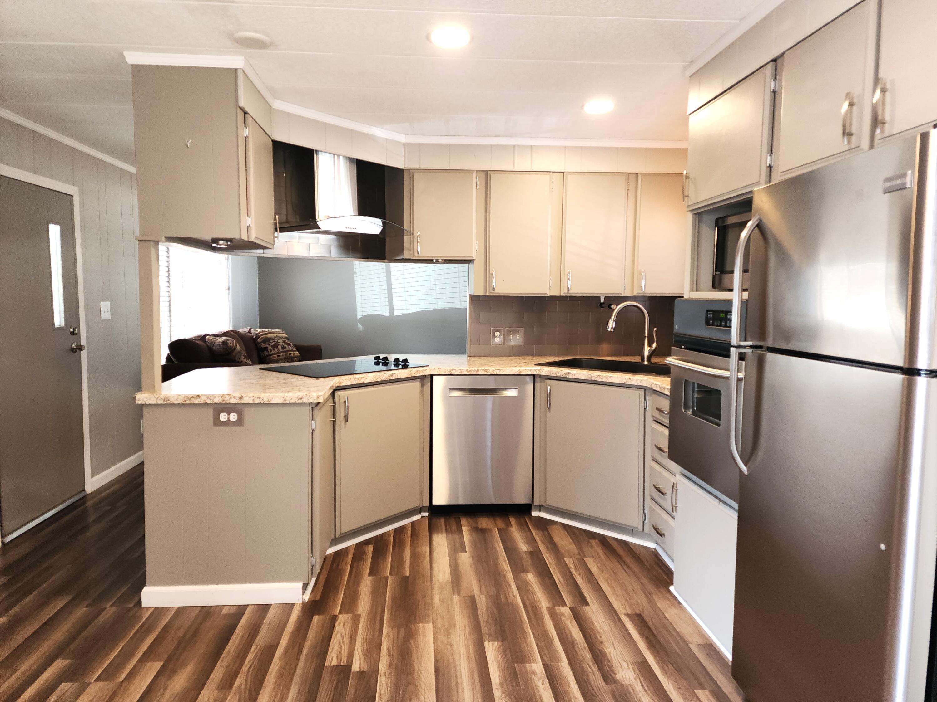 Rock Arbor Villa - Residential