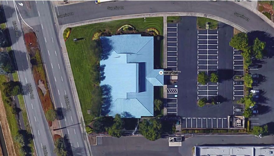 Great investment opportunity! A Class A stand-alone building and a single national tenant of 23 years with five years left before options to renew. 62 car offstreet parking on a newly paved lot. Great location and condition. The June, 2016 lease to be $1.85/S.F. with annual $.05/S.f. bumps.