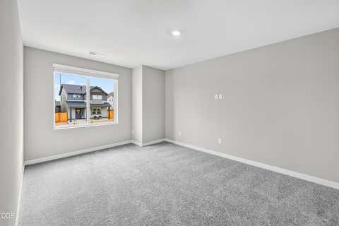 Tiny photo for 709 NW Walnut Avenue, Redmond, OR 97756 (MLS # 220227251)