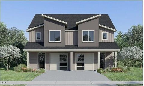 Photo of 709 NW Walnut Avenue, Redmond, OR 97756 (MLS # 220227251)