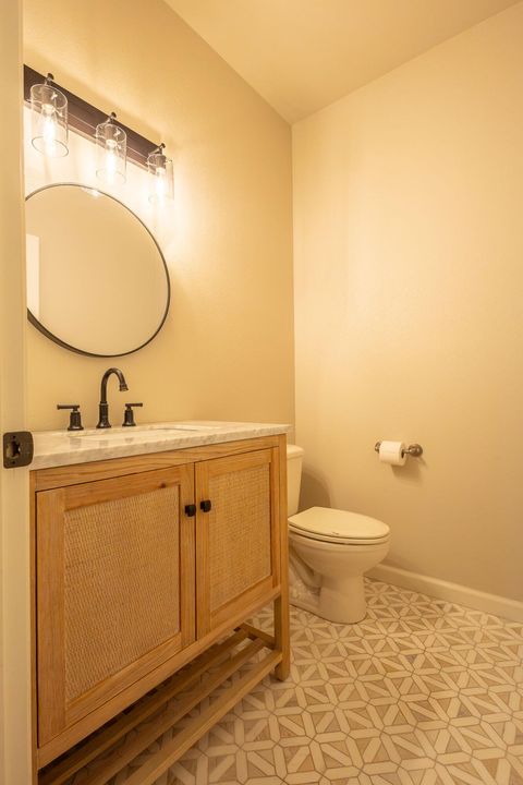 Tiny photo for 10323 Merlin Way, Klamath Falls, OR 97601 (MLS # 220211886)