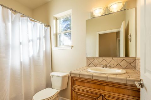 Tiny photo for 10323 Merlin Way, Klamath Falls, OR 97601 (MLS # 220211886)