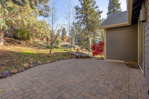 Tiny photo for 10323 Merlin Way, Klamath Falls, OR 97601 (MLS # 220211886)