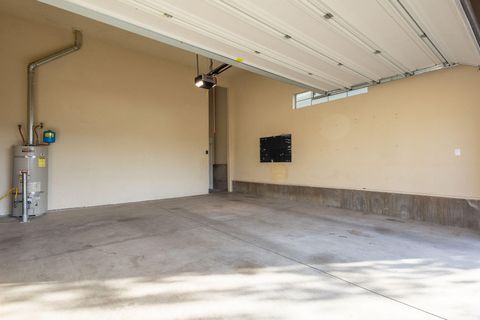 Tiny photo for 10323 Merlin Way, Klamath Falls, OR 97601 (MLS # 220211886)