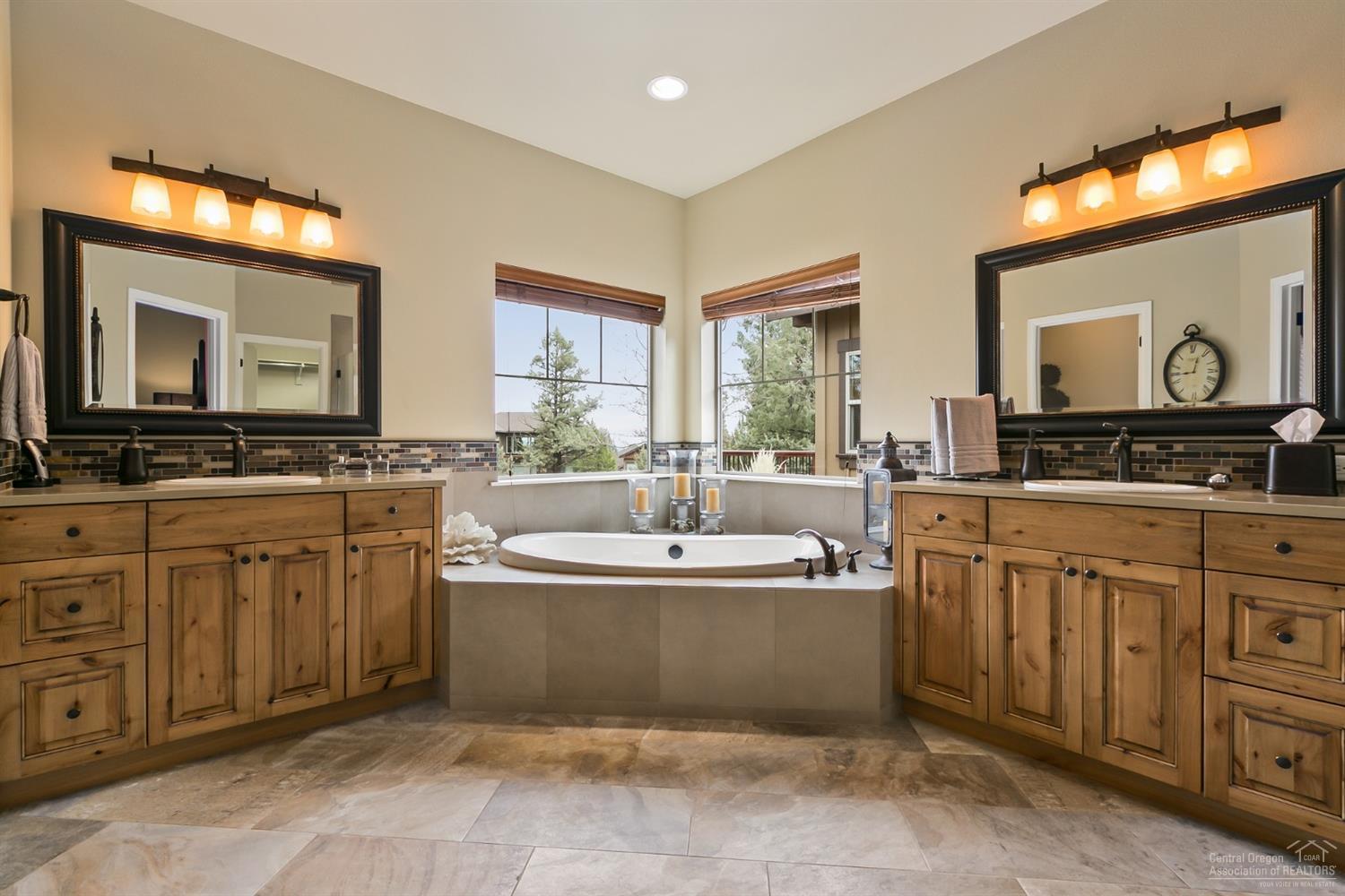 Eagle Crest - Residential