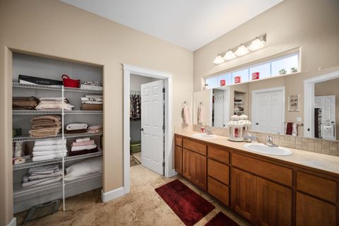 Tiny photo for 2662 NE Meadowcrest Drive, Prineville, OR 97754 (MLS # 220213850)