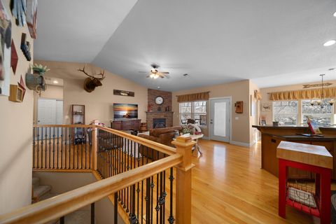 Tiny photo for 2662 NE Meadowcrest Drive, Prineville, OR 97754 (MLS # 220213850)