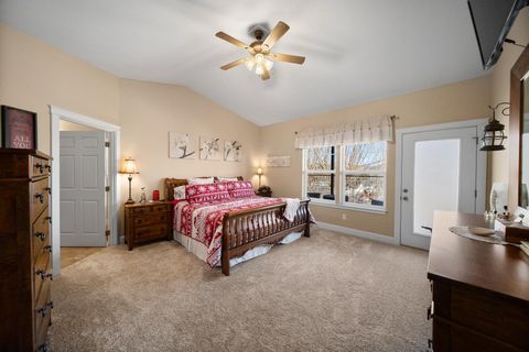 Tiny photo for 2662 NE Meadowcrest Drive, Prineville, OR 97754 (MLS # 220213850)