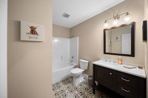 Tiny photo for 2662 NE Meadowcrest Drive, Prineville, OR 97754 (MLS # 220213850)