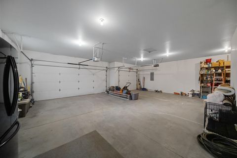 Tiny photo for 2662 NE Meadowcrest Drive, Prineville, OR 97754 (MLS # 220213850)