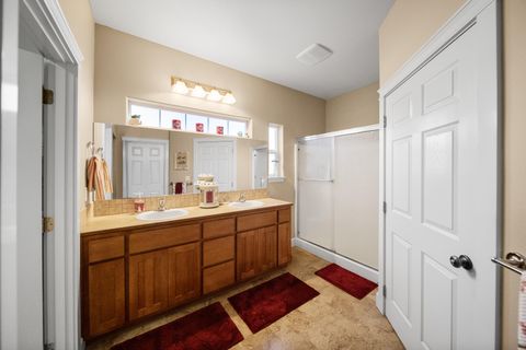 Tiny photo for 2662 NE Meadowcrest Drive, Prineville, OR 97754 (MLS # 220213850)