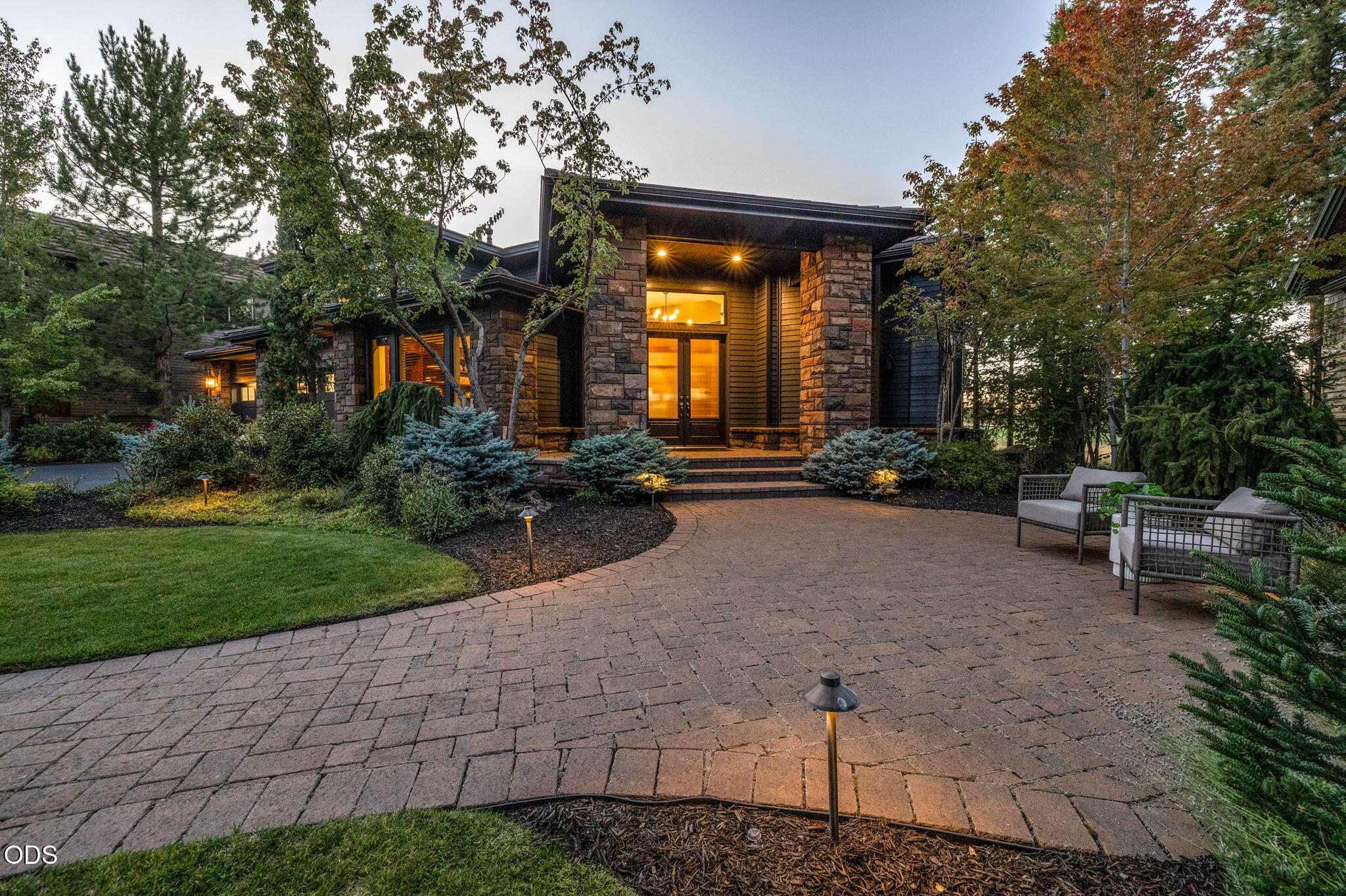 19275 Green Lakes Loop