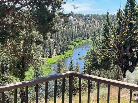 2250 Snowgoose Drive RV4E Redmond OR 97756