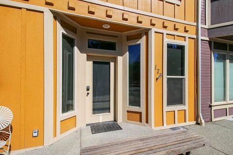 Tiny photo for 175 E E Street, Jacksonville, OR 97530 (MLS # 220213629)