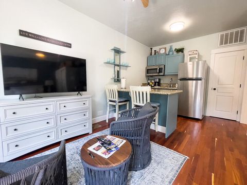 Tiny photo for 175 E E Street, Jacksonville, OR 97530 (MLS # 220213629)