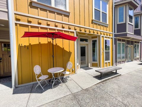 Tiny photo for 175 E E Street, Jacksonville, OR 97530 (MLS # 220213629)