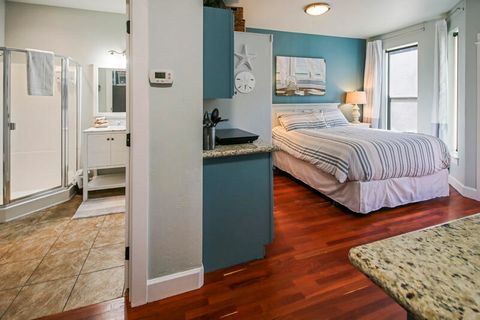 Tiny photo for 175 E E Street, Jacksonville, OR 97530 (MLS # 220213629)