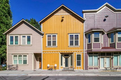 Tiny photo for 175 E E Street, Jacksonville, OR 97530 (MLS # 220213629)