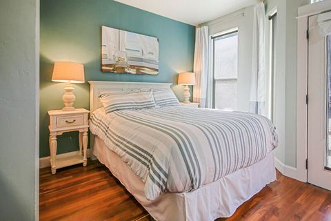 Tiny photo for 175 E E Street, Jacksonville, OR 97530 (MLS # 220213629)