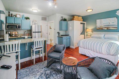 Tiny photo for 175 E E Street, Jacksonville, OR 97530 (MLS # 220213629)