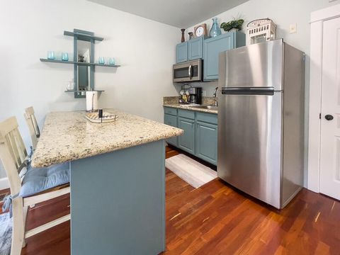 Tiny photo for 175 E E Street, Jacksonville, OR 97530 (MLS # 220213629)