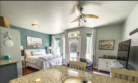 Photo of 175 E E Street, Jacksonville, OR 97530 (MLS # 220213629)