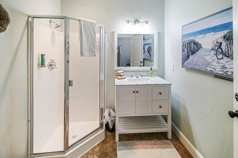 Tiny photo for 175 E E Street, Jacksonville, OR 97530 (MLS # 220213629)