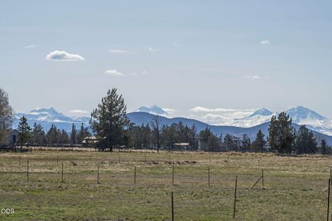 Tiny photo for 1453 NW 20th Court, Redmond, OR 97756 (MLS # 220223773)